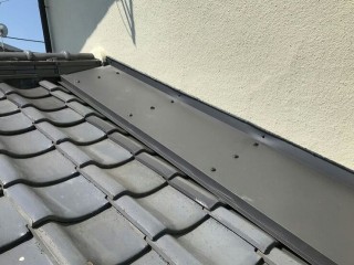 雨押え板金取り付け後近景