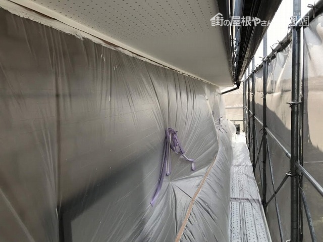 足場から見た塗装後の軒天井