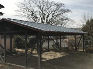 車庫の屋根の塗装完了後の全景