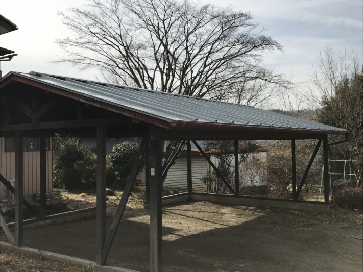 車庫の屋根の塗装完了後の全景