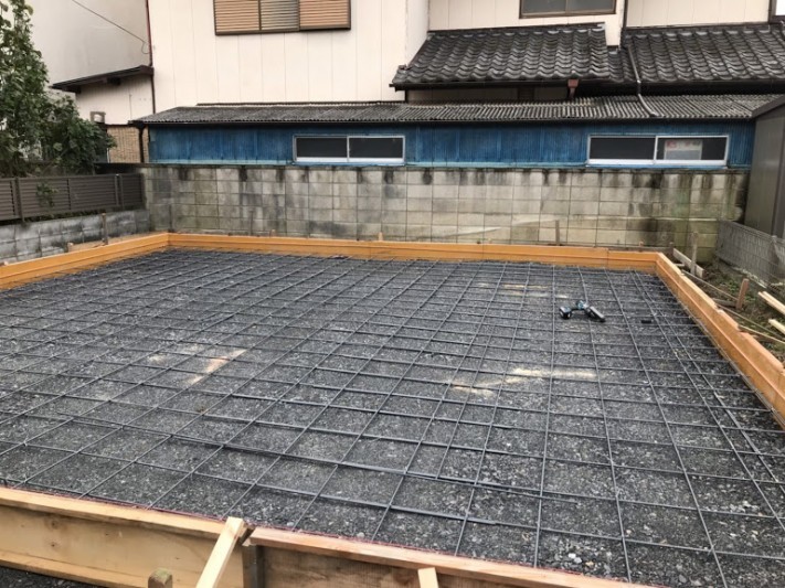 土間コンクリート用の配筋作業