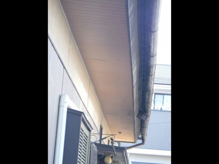 雨どいが歪んだ状態