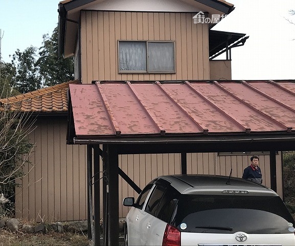 車庫屋根色褪せ