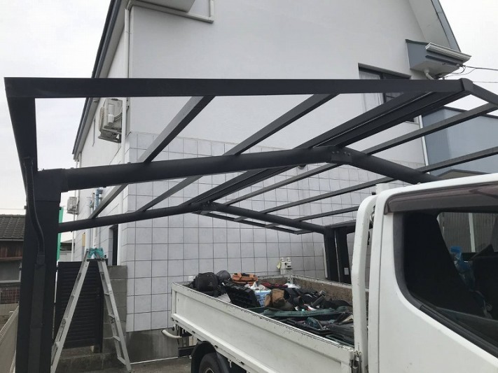 カーポートの骨組み
