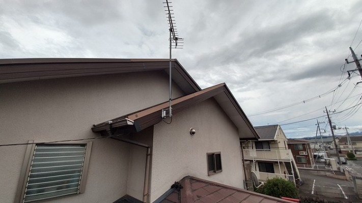 板金巻きの破風板