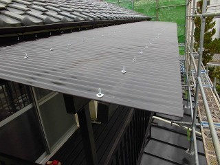 2階のテラスの屋根の波板交換後