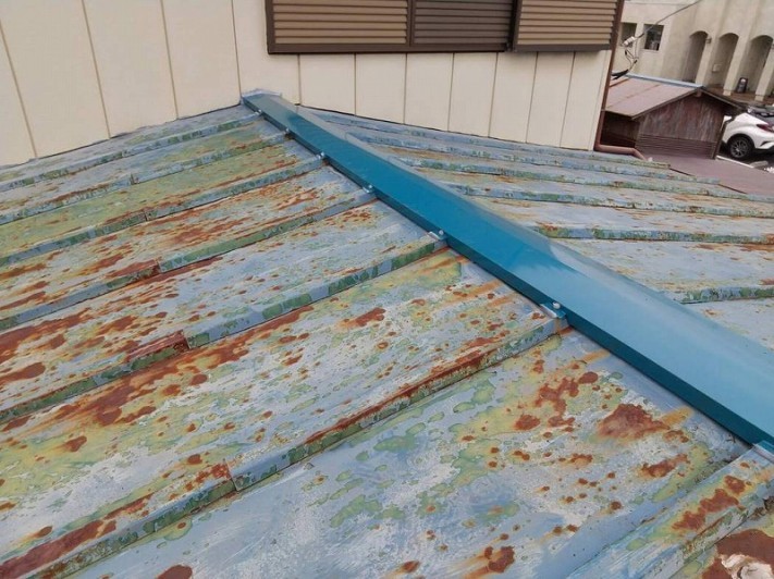 ガルバリウム鋼板の棟板金完成