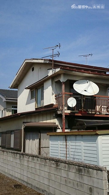 家の西側斜め全景
