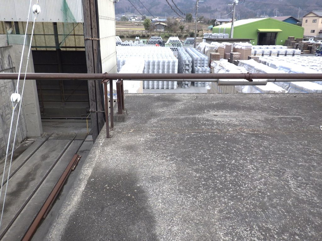 摩耗した屋上面