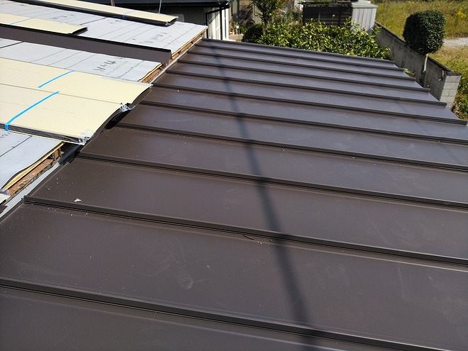 トタン屋根にカバー工法でガルバリウム鋼板