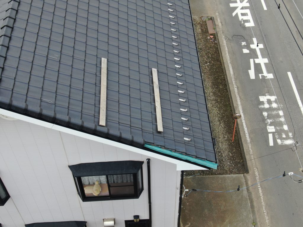 養生されたケラバ部