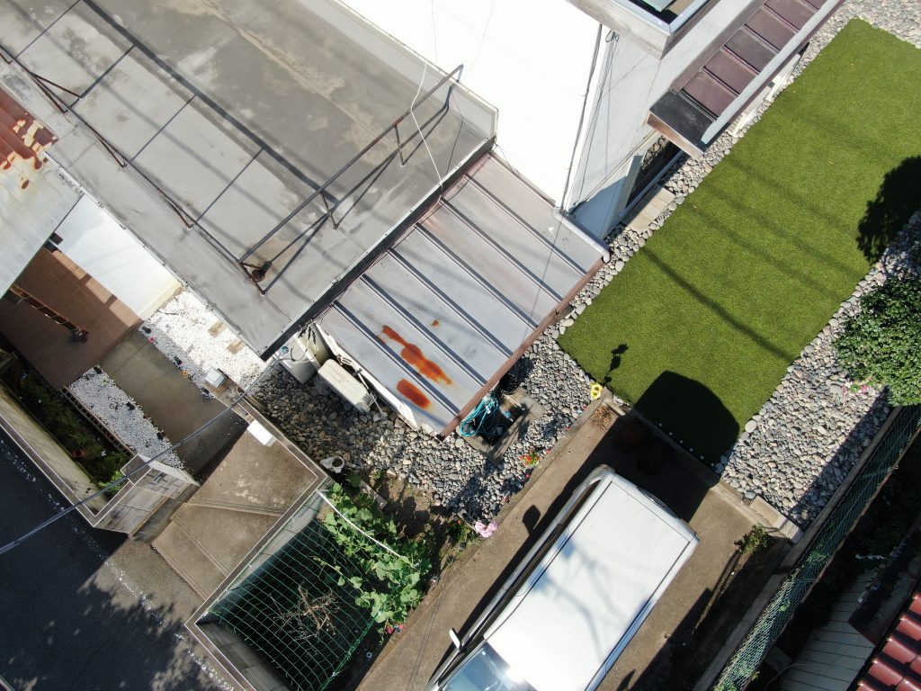 下屋根の錆発生状況