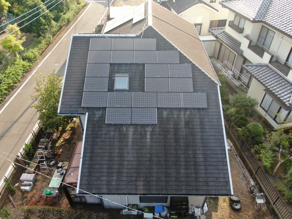 高崎市本郷町で屋根の色あせと外壁目地の傷み、割れたカーポート屋根を確認した屋根塗装・外壁塗装・玄関ドア交換調査