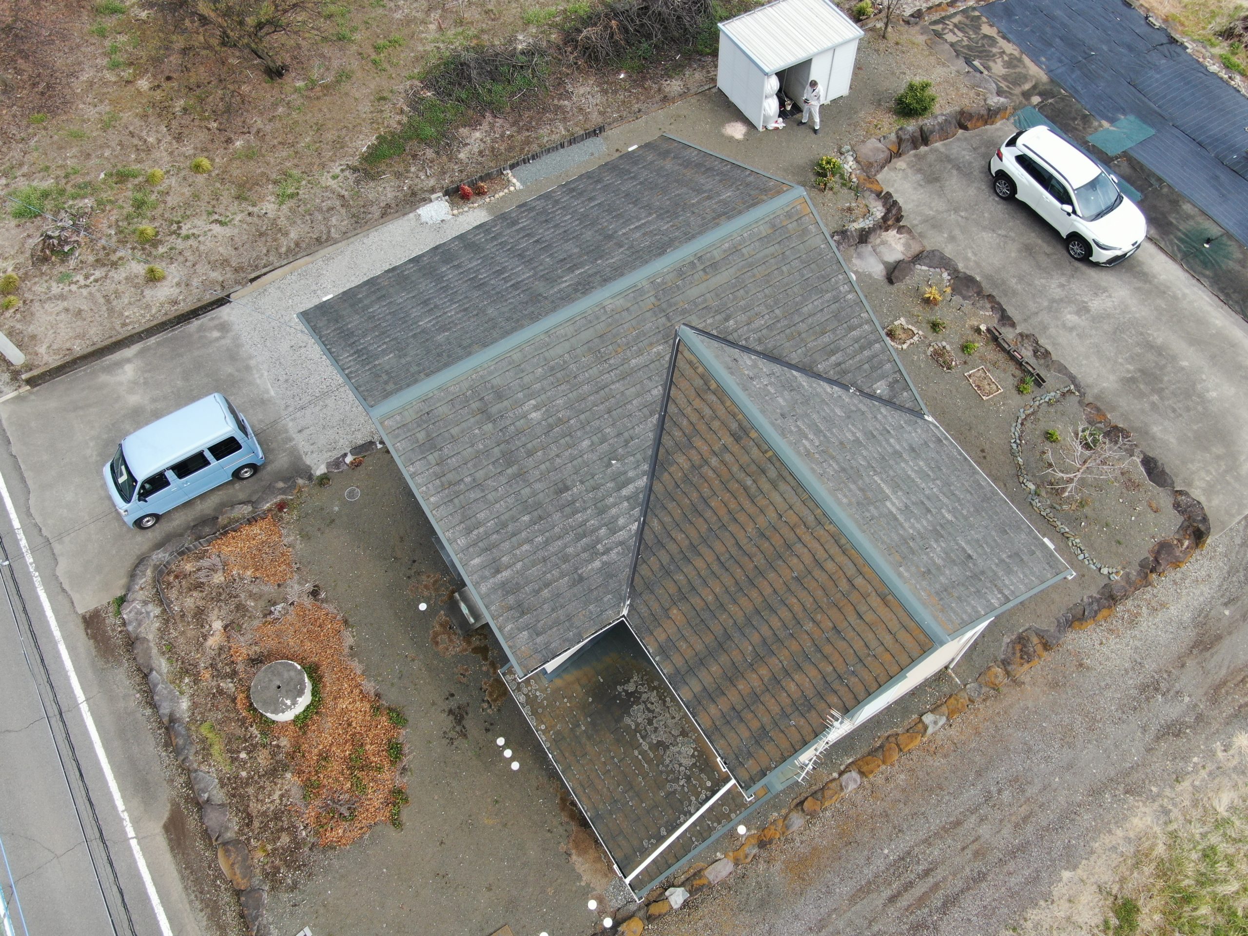 高崎市中里町 メーカー住宅 雹被害の為、屋根カバー工法、外壁、付帯部塗装工事