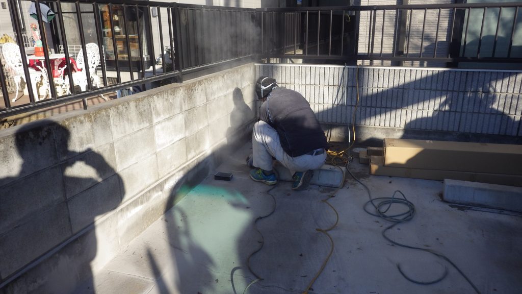 柱周辺の解体作業