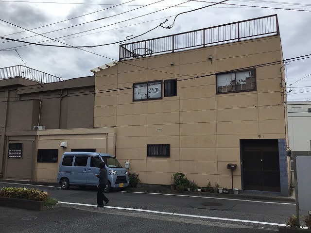 前橋市で雨漏りの修理と波板交換及び外壁塗装の見積りをご依頼いただきました