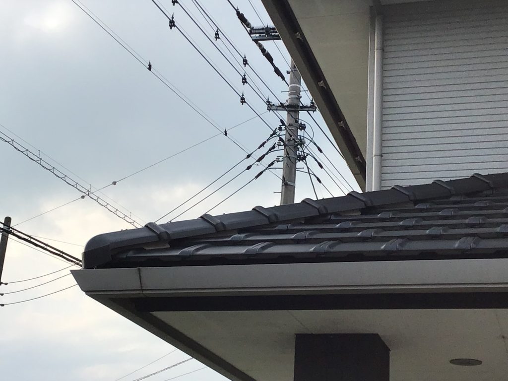 2階軒先の屋根端部
