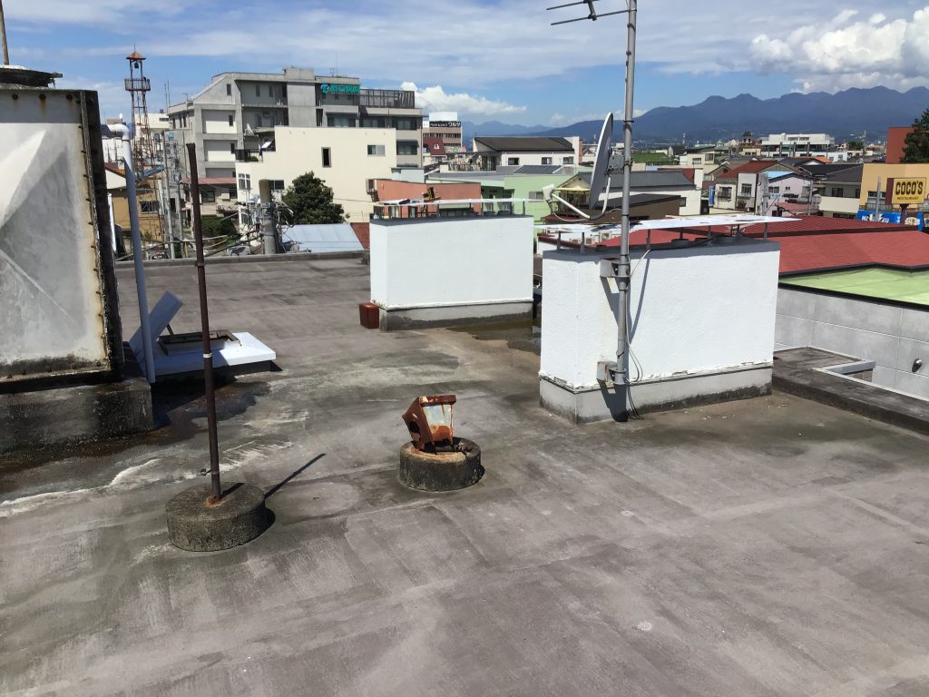 塔屋のある陸屋根全景