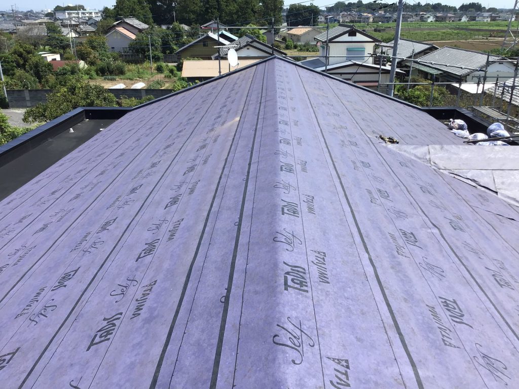 屋根下葺き完了