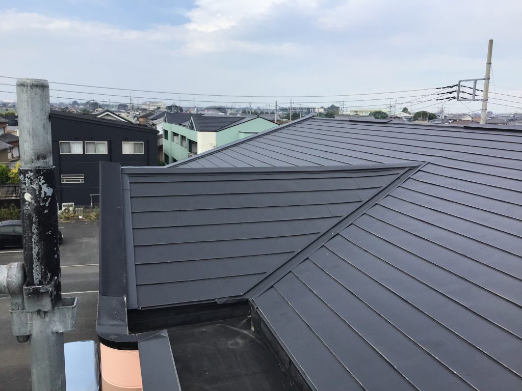 屋根と屋上の完成状況