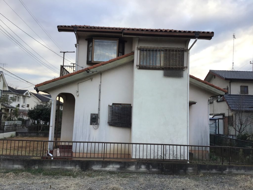 建物正面の外壁状態