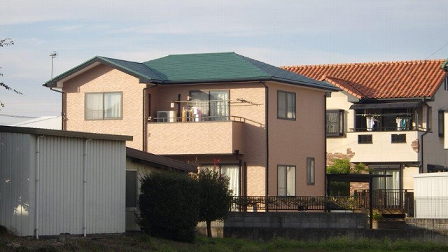 屋根及び外壁塗装後の家の全景