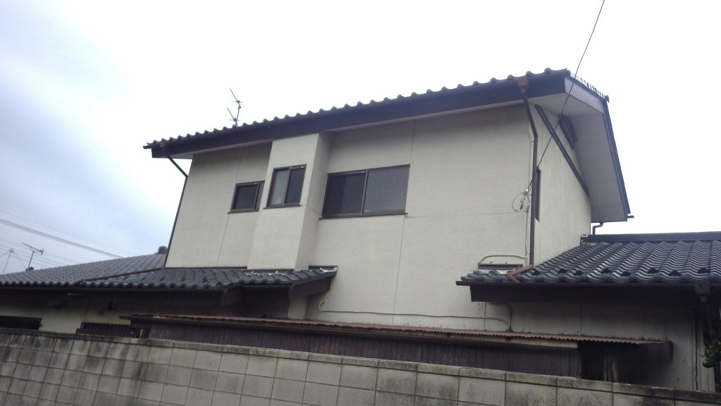 外壁全体の汚れ状況