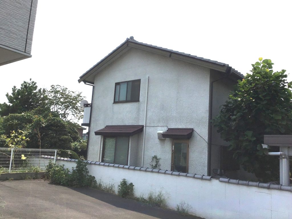 建物裏側の外観