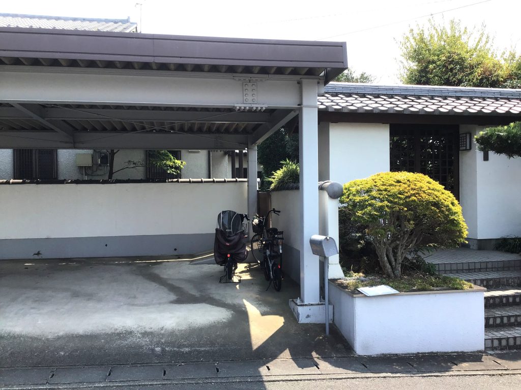 カーポート正面の状況
