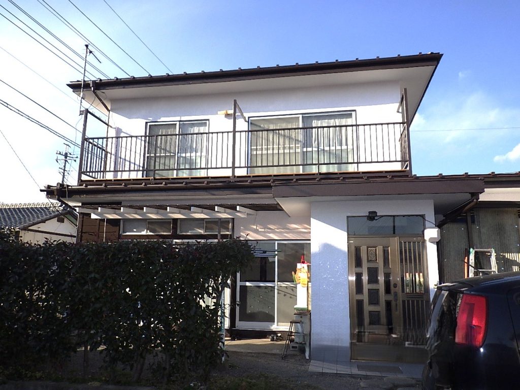 住宅全景の調査前外観