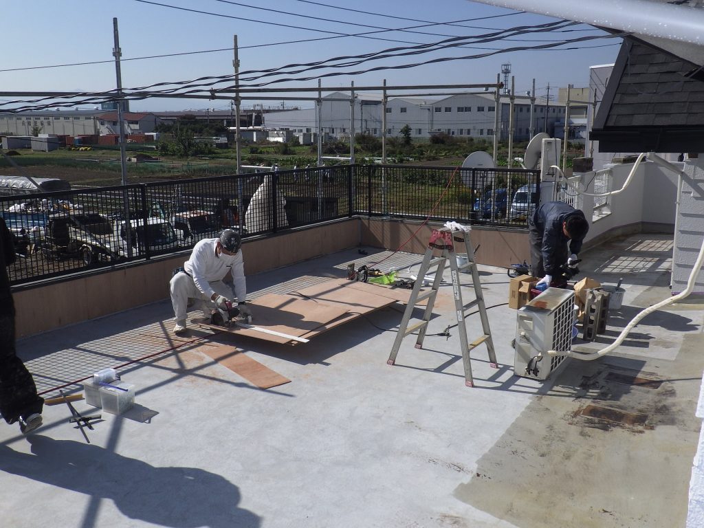 バルコニー防水施工中