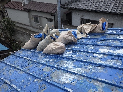 塗膜剥がれた金属屋根